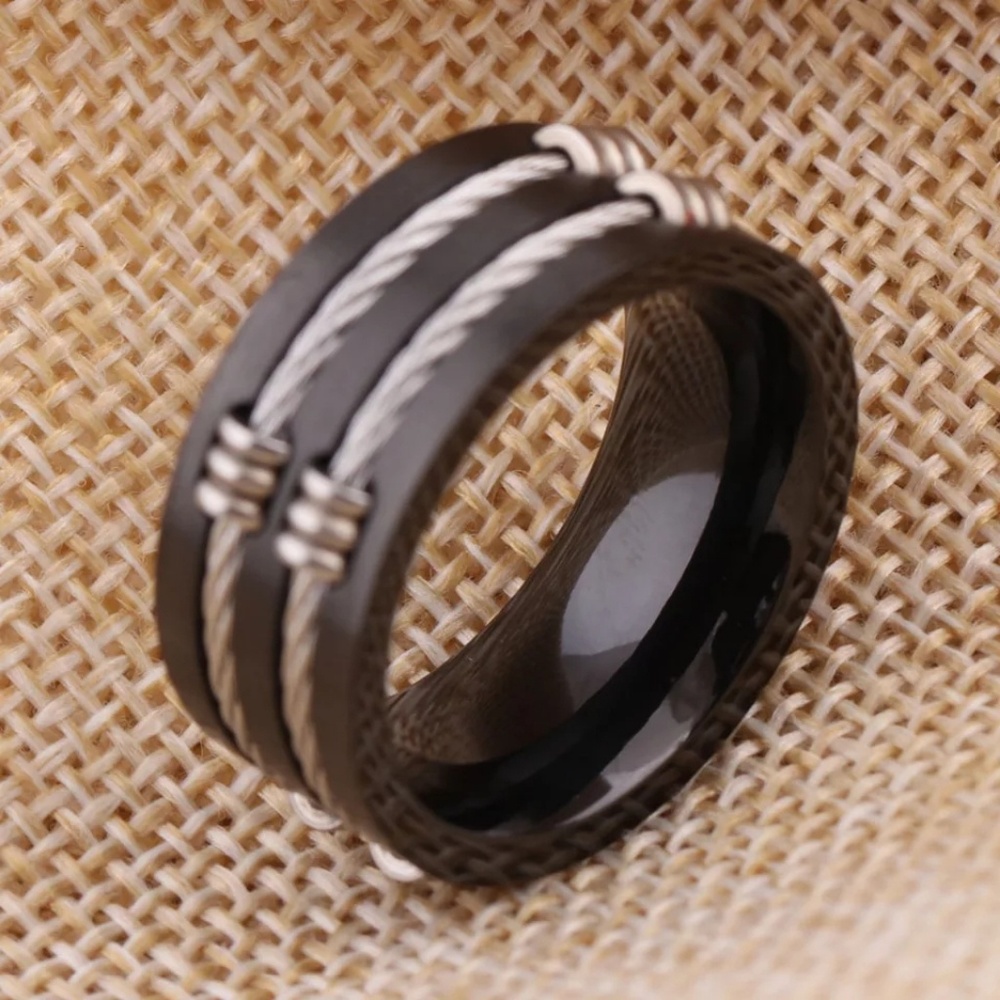 Ring - Picture 3 of 7